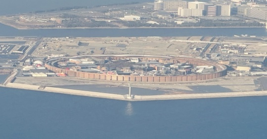 moeruasia01's tweet photo. 日経「万博跡地開発、応募ゼロ『シャレにならん』」

日経のタイトルだと跡地全体が応募ゼロみたいに思うけど、調べてみたら
民間開発エリア約42haのうち、応募ゼロだったのは約1.5haの１区画

もう報道はＡＩにやってもらった方がいいのでは？(´・ω・)