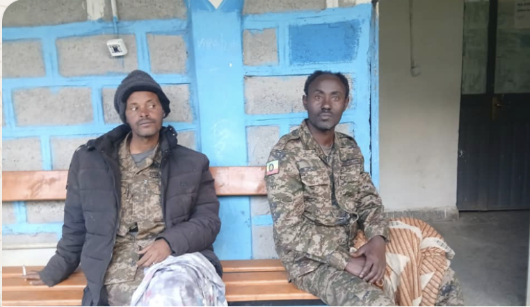 martinplaut's tweet photo. Breaking Ethiopia: ENDF colonels, commanding infantry division, held by the Minelik Command of the Survival Alliance in the Wollo district of Amhara, following the routing of thousands of ENDF troops. Melese Ashagre and Endealem Amare were among the colonels taken captive https://t.co/bvrlDibiKa