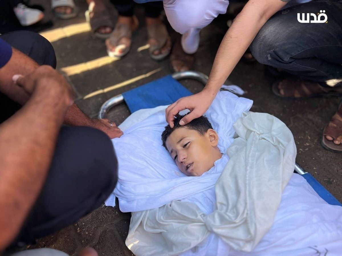 RamAbdu's tweet photo. The funeral of 8-year-old Mohammed Saif al-Din Abdul Wahab al-Shukhrait, killed by Israeli forces’ gunfire in the al-Mawasi area of Rafah yesterday.

Another child buried in Gaza. https://t.co/X0b7rF2Ny0