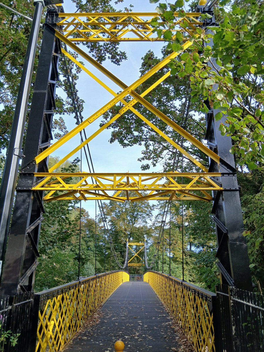 daveainsworth63's tweet photo. The Sparke Evans Park Bridge in Bristol. #SparkeEvansBridge #Paintworks #Bristol https://t.co/NzTBPTGi7t