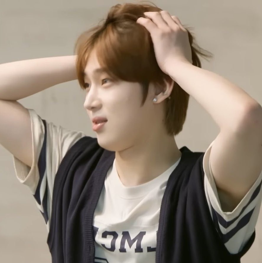 sunaksesfics's tweet photo. study buddy, a #sunsun few tweets au wherein hindi makafocus si sai (ksn) sa cpale review niya kasi wala siyang study buddy so he tried looking for one!

note: made this for my friendship na nagrreview for cpale niya. sana makahanap ka na ng true love mo—ay mali! sana makapasa ikaw! aja aja aja! hanap tayo study bud mo 🤣🤣🤣
