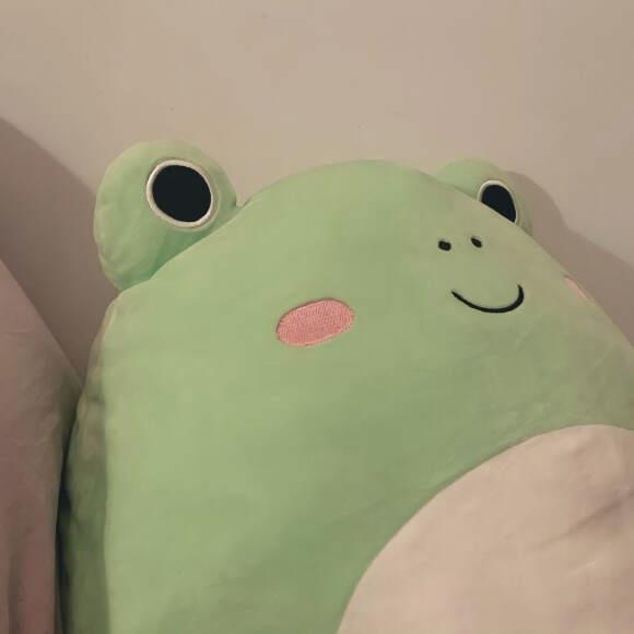 Ryuto_lgrd's tweet photo. 🌸 🔥 Woke up to the sound of rain pattering against the window, and honestly, it's the perfect excuse to stay in bed with a book and a steaming mug of tea   no meetings, no errands, just pure, unadulterated coziness for the win today. https://t.co/iDd53ePFkP