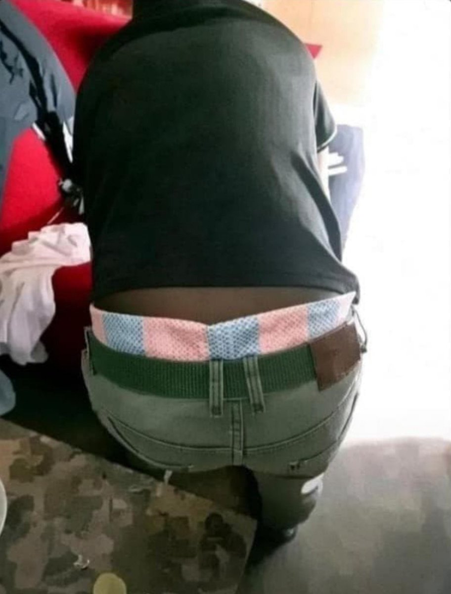 mrnoven29's tweet photo. Nivae boxer kwani mimi ni gey https://t.co/jtAfJ982ux