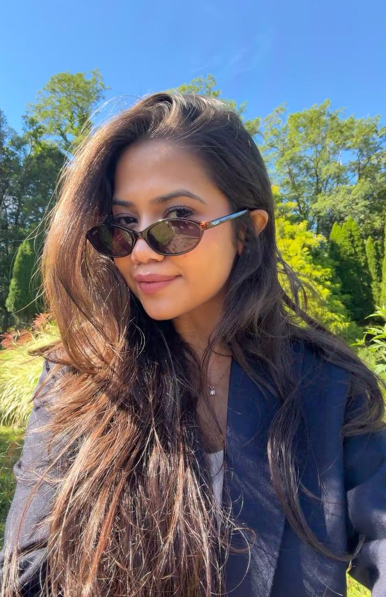 SKumararchives's tweet photo. Be Priyanshi Sharma.

- owns Peek TV
- unofficial spokie of Cockroaches
- tried the best to push “Venom” narrative 🇮🇳
- now touring happily in USA 🇺🇸
- attending events in New York 🗽
- pushed socialism in India, enjoying capitalism in US

Honestly, I’m not complaining about her. My only concern is for people who still fall for propaganda despite having multiple ways to verify truth

BTW, the clicks are fab, ma’am. 😭