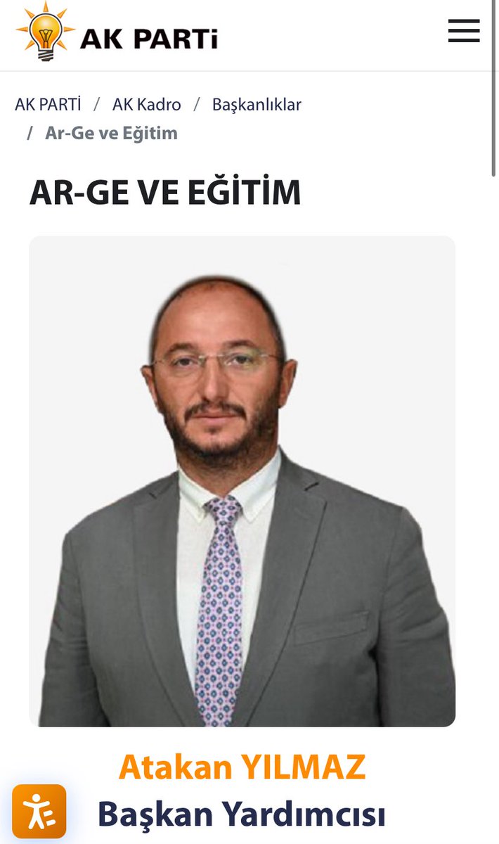cevdetakaychp's tweet photo. TASFİYE ÖNCESİ MİLYARLIK HAREKETİN UCU YİNE AKP’YE DOKUNDU!

Tarih: 15 Eylül 2026
Manipülatör: Pusula Portföy
Manipülasyon Adresi: Pasifik Eurasia Lojistik

15 Eylül’de Pusula Portföy’e bağlı iki fondan biri PASEU’daki payını 23,2 milyon adet artırırken, diğer fon yaklaşık 21,3 milyon adet azalttı.

Pozisyonunu azaltan Pusula Portföy Para Piyasası Fonu’nun elinden çıkan yaklaşık 21,3 milyon adet PASEU hissesinin değeri, o günkü fiyat üzerinden 1,6 milyar liranın üzerindeydi.

Sonra ne oldu?

Hisse yaklaşık yüzde 57 değer kaybetti. Yaklaşık 1.6 milyar liralık hisse aynı gün el değiştirdi.

15 Eylül’de 75,95 liradan 1,62 milyar lira değerinde olan 21,3 milyon adet hisse, PASEU 32,78 liraya gerilediğinde 698 milyon liraya düştü.

Aradaki fark yaklaşık 920 milyon lira.

Bu işlemler bir kez yapılmamış. Aynı oyun defalarca tekrarlanmış. Hisse üzerinde işlem trafiği yaratılmış, fiyat hareketlerinden milyonlarca hatta yüz milyonlarca liralık kazanç sağlanmış.

❗️Şimdi dikkatleri Pasifik Eurasia Lojistik’in Yönetim Kurulu’na çevirelim. 

Karşımızda hem şirket yönetiminde bulunan hem de iktidar partisinde aktif siyasi görev üstlenen bir isim var.

AKP Ar-Ge ve Eğitim Başkan Yardımcısı Atakan Yılmaz aynı zamanda Pasifik Eurasia Lojistik Yönetim Kurulu Üyesi.

Bu nedenle şu soruların yanıtı önem kazanıyor: 

15 Eylül’de gerçekleşen 1,6 milyar liralık işlemden Yılmaz’ın haberi var mıydı?

PASEU’daki bu olağan dışı pozisyon değişikliklerinden ne zaman haberdar oldu?

Tasfiye öncesindeki işlem trafiği hakkında şirket yönetimi ne biliyordu?

O gün kim sattı, kim aldı ve bu satıştan kim kazançlı çıktı?

Tasfiyeden hemen önce yapılan bu işlemler, fonun tasfiye edileceğine ilişkin önceden edinilmiş bir bilgiye dayanılarak mı gerçekleştirildi?

Ve asıl soru: Kimler cebini doldurdu?