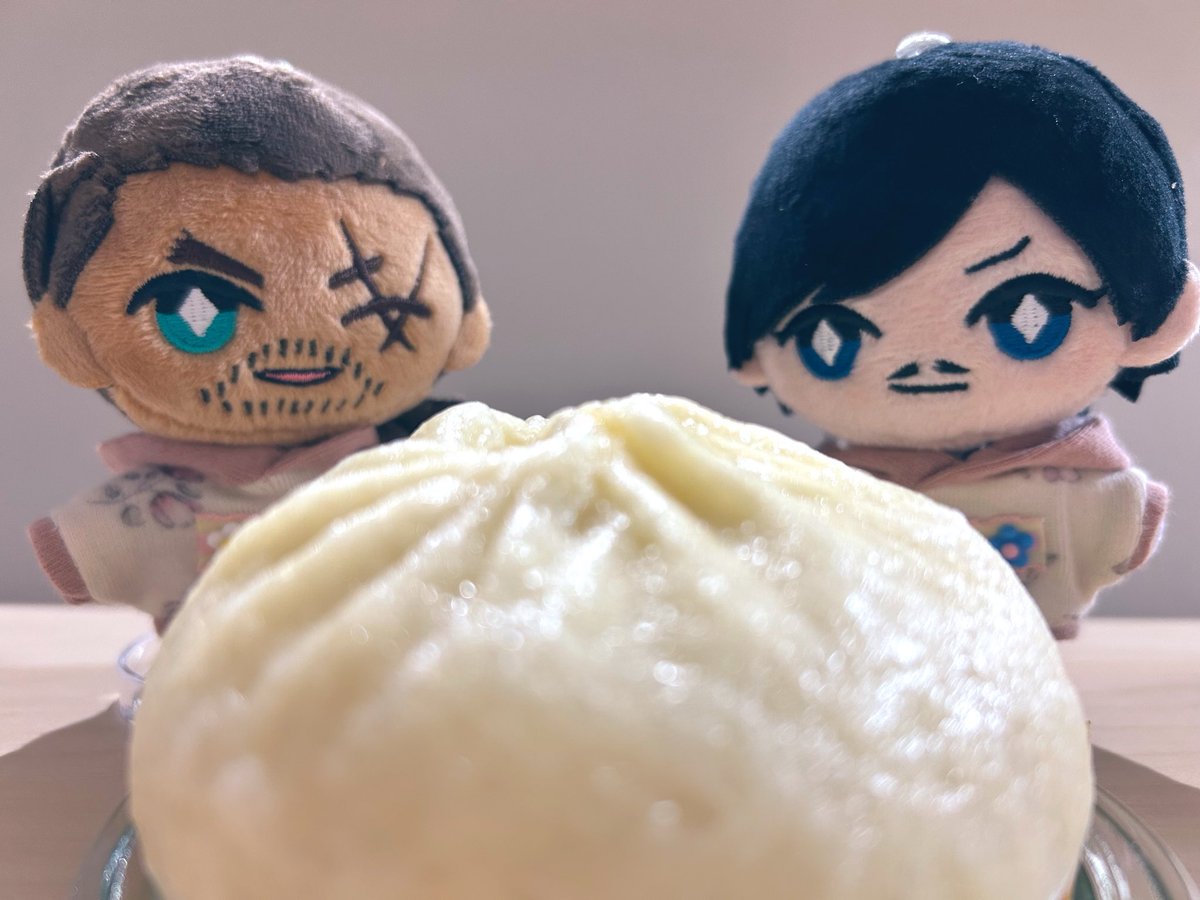 aoingnn's tweet photo. knskくんお土産です
すげ〜匂いだがこれ新幹線で持って帰って来たのか https://t.co/QB2u1pXKAk