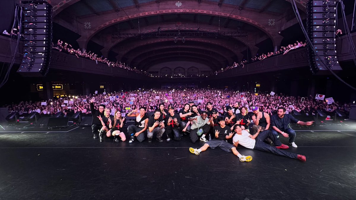 LNGSHOTBoost's tweet photo. [INSTAGRAM] 260927 PDT

 @.jaypark.worldtour Instagram Post with LNGSHOT and Jay Park concluding Serenades &amp; Body Rolls in Los Angeles 🇺🇸

#LNGSHOT #롱샷 #JayPark #SerenadesAndBodyRolls_In_LosAngeles https://t.co/yNFVGiBbfA