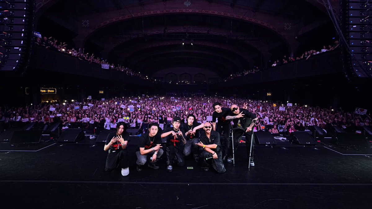 LNGSHOTBoost's tweet photo. [INSTAGRAM] 260927 PDT

 @.jaypark.worldtour Instagram Post with LNGSHOT and Jay Park concluding Serenades &amp; Body Rolls in Los Angeles 🇺🇸

#LNGSHOT #롱샷 #JayPark #SerenadesAndBodyRolls_In_LosAngeles https://t.co/yNFVGiBbfA