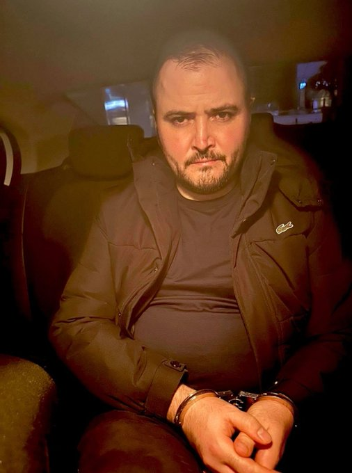 Junior06__'s tweet photo. 🔴 Tera Portföy Yönetim Kurulu Başkanı Erdin Özel gözaltına alındı.

#terayatırım https://t.co/kcO3ARY3Xo