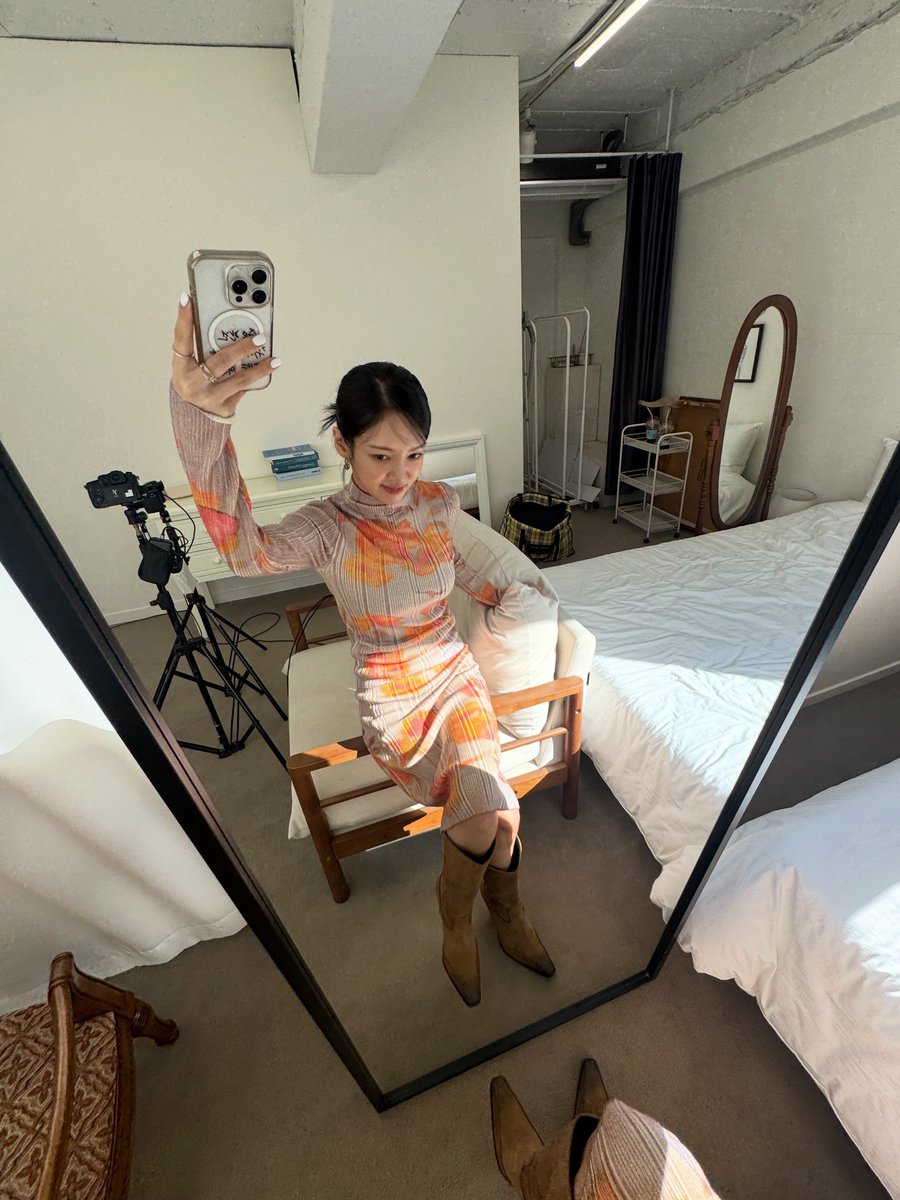 SNSD_0805's tweet photo. [INSTAGRAM] hyoyeon_x_x: 

가을🧡

https://t.co/cIlCJIeMkX https://t.co/TaTqAi2mrU