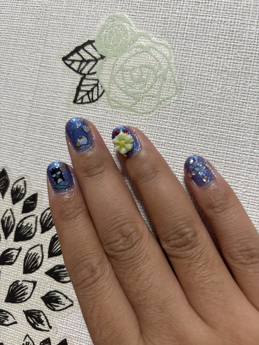 Mon2Art's tweet photo. セリアで買って初めてのジェルネイル💅
頑張った💘
#セリア　#ジェルネイル　#ハンギョドン　#サンリオ　#バツ丸　#タキシードサム　#ポチャッコ　#ボコボコ　#初めて　#初めてのジェルネイル https://t.co/0VaIBRTThH