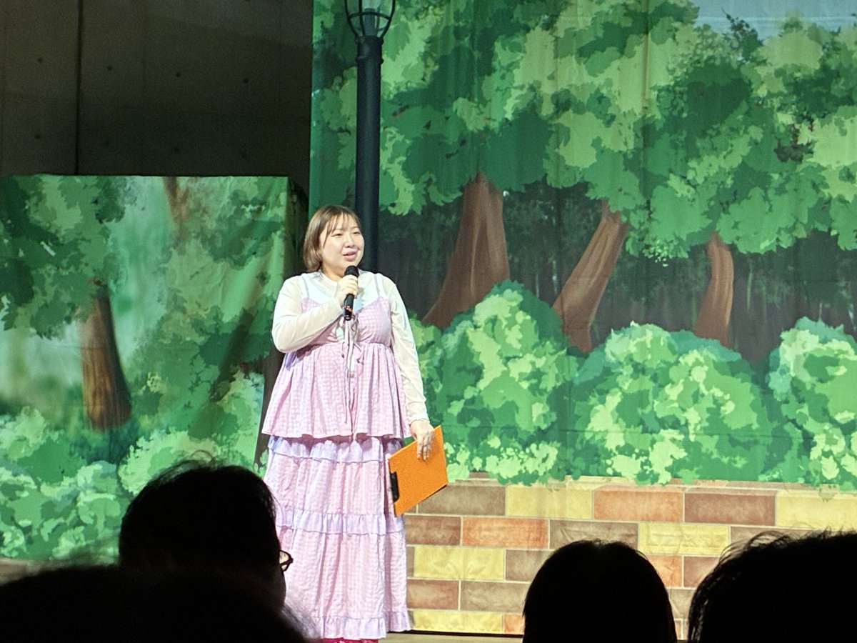 T380000000's tweet photo. 九州新喜劇大分公演
ラブちゃんの前説、初めて観た😊🌈
場内アナウンスも初めて聞いた🎙️
ラブちゃん新喜劇中、何度もダルマ扱い！皆、なんて酷いことを🤣
一昨日、川畑さんが出られたANNでも岡村さん言われたが川畑さんが心配になる。 https://t.co/Im7WT2tY5D
