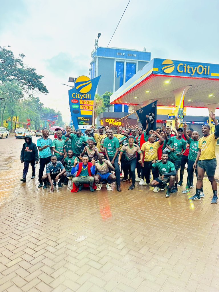 MitchellHallMAK's tweet photo. While the villagers were left snoring, Mitchell ran the Hills for the Future. 🔥. #makereremarathon #RGB https://t.co/Z0pG3mbq1q
