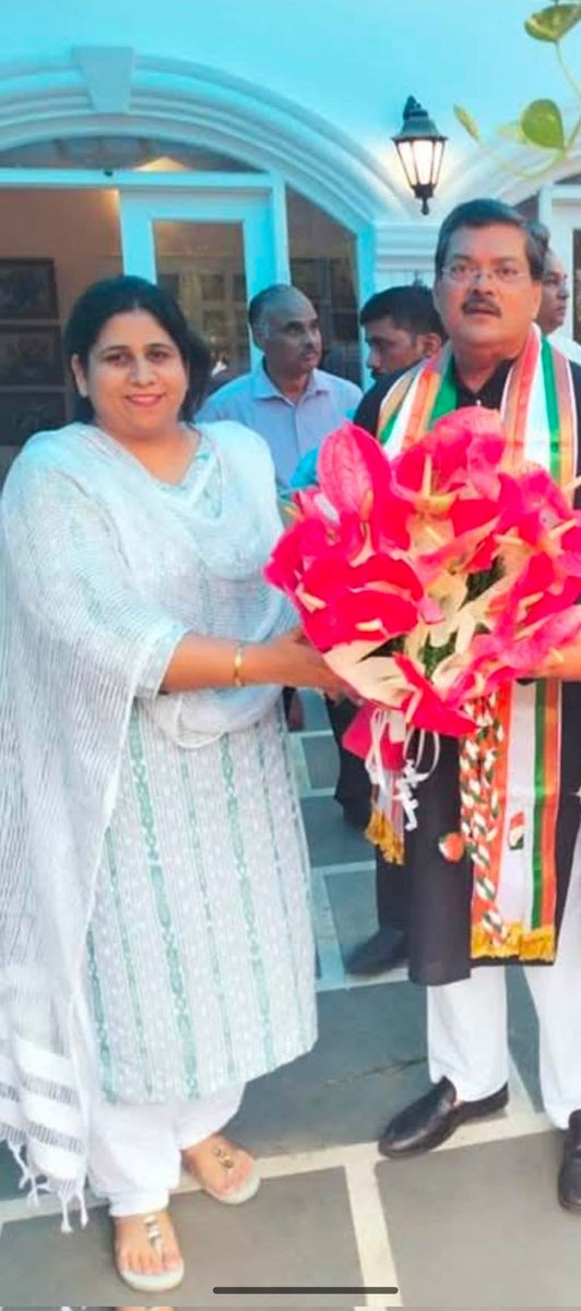 iPriyaGrewal's tweet photo. कांग्रेस के वरिष्ठ नेता, राज्यसभा सांसद एवं AICC महासचिव आदरणीय श्री मुकुल वासनिक जी को जन्मदिन की हार्दिक बधाई एवं शुभकामनाएं।
ईश्वर से आपके उज्ज्वल, स्वस्थ एवं दीर्घायु जीवन की कामना करती हूं। https://t.co/rJ1tqOrNig