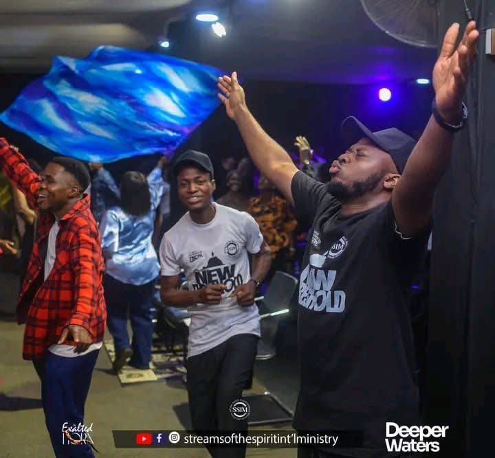 sevystix's tweet photo. HAPPY SUNDAY, FAM! 🕊️

GO TO CHURCH! ⛪️

The Church is not your problem.
It is a place to enjoy God, receive answers to the questions in your heart, grow in faith, and build meaningful relationships.

Don’t just attend church—be planted, grow, and belong.
SevyGlobal #HappySunday https://t.co/s0mpNi8teM