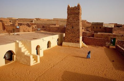 MntMit's tweet photo. في موريتانيا للجمال حكاية مختلفة… رمال ذهبية، أفق لا ينتهي يجمع دفء المكان وأصالة أهله. https://t.co/as8X0v8qek