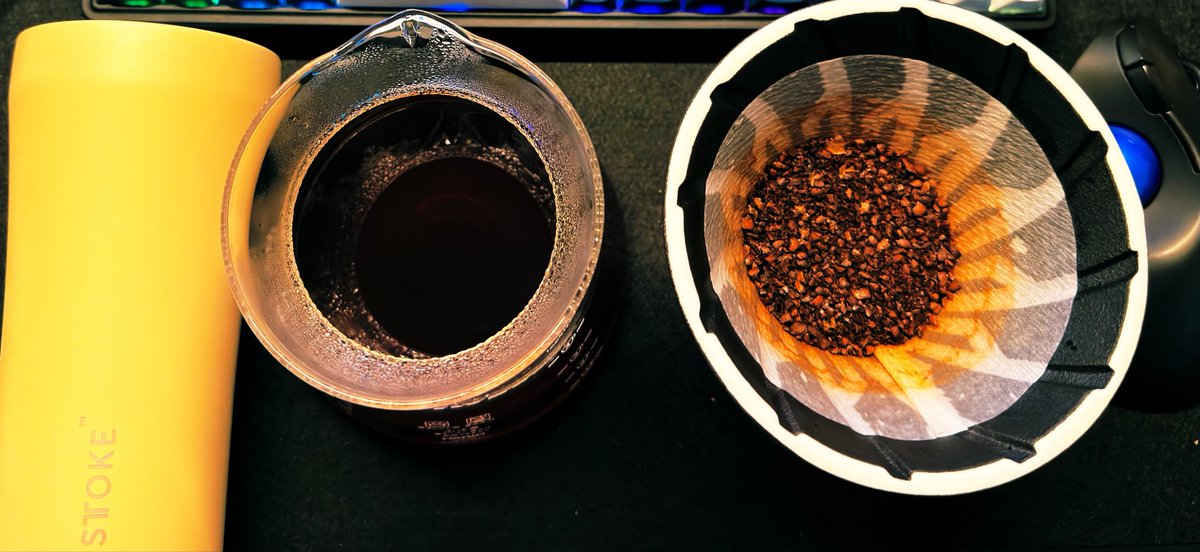 sheepwing_5's tweet photo. 今日の特異点。(1:25)
Colombia🇨🇴DoubleAnaerobicHoney☕︎🤙🏻
#PHILOCOFFEA #430colombia #HARIO #AlphaDripper https://t.co/1furYa7nZj
