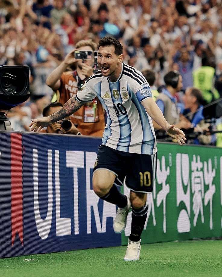 Bauticarp1901's tweet photo. Y Jesús dijo "me voy
De tácticas ya no hablo
Pero un consejo les doy
La pelota siempre al diez
Que ocurrirá otro milagro" https://t.co/f2wF8ysMb9