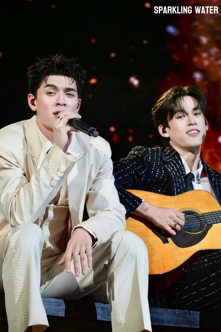 littleztar046's tweet photo. One year since this irreplaceable fancon… time flies really fast🤍✨

#JossGawin  #จอสกวิน 
#JossGawinInvincibleFancon https://t.co/hb0bRybMei