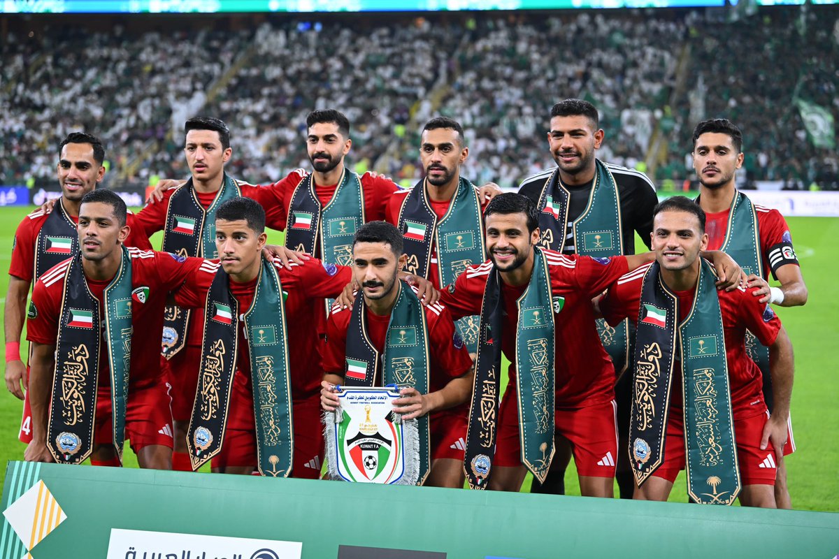 MarzouqAlajmi's tweet photo. ومضة |
صحيح أن لا ترجمة "للخسارة" سوى أنها "خسارة"، لكن الأداء الشجاع الذي قدمه معظم لاعبي #الأزرق والإدارة الجيدة من هيليو سوزا في اختيار القائمة ثم التشكيلة في كأس الخليج يعطينا بصيص أمل بأن #الأزرق "يتلمّس" طريق الإصلاح... لكنه لا يزال طريق طويل محفوف بالمخاطر.
#خليجي_الديار_العربية27