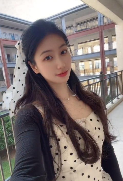 kavinosa's tweet photo. 男生要打飞机的举手🙋🏻‍♂️

我发X😅 https://t.co/dyKhhbxP4C