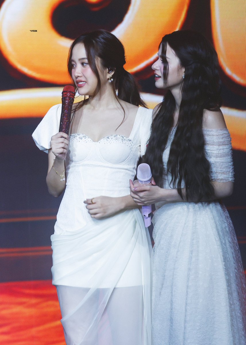 gaprldur's tweet photo. 너네 되게 커플이다 ... ㅎ 

4E OUR INFINITE MOMENTS  
#4ElementsInfiniteBonds 
#srchafreen #beckysangels 
#FreenBecky‌ https://t.co/nkezBMJE6M