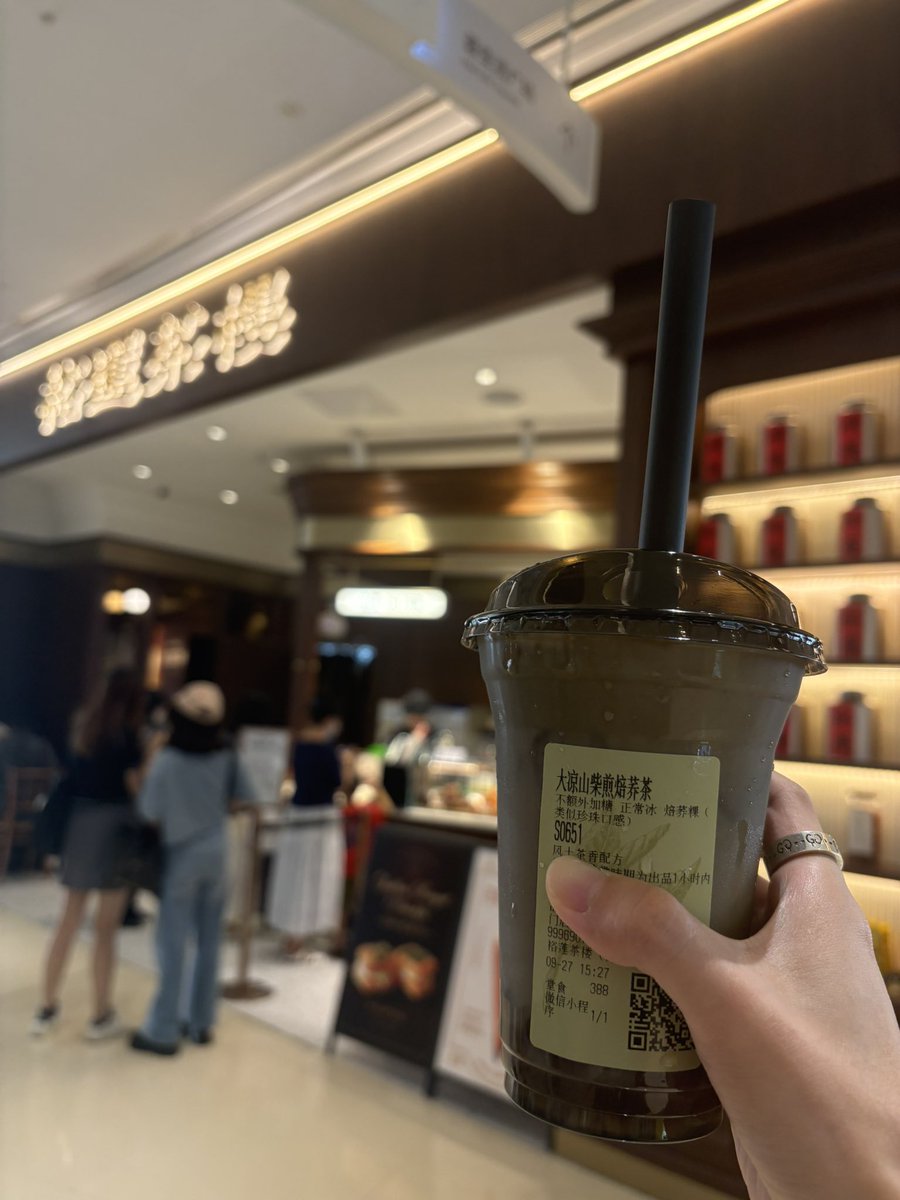 ande_mo123's tweet photo. 快乐逛街中😈😈吃吃吃 https://t.co/bcvdCctnUy