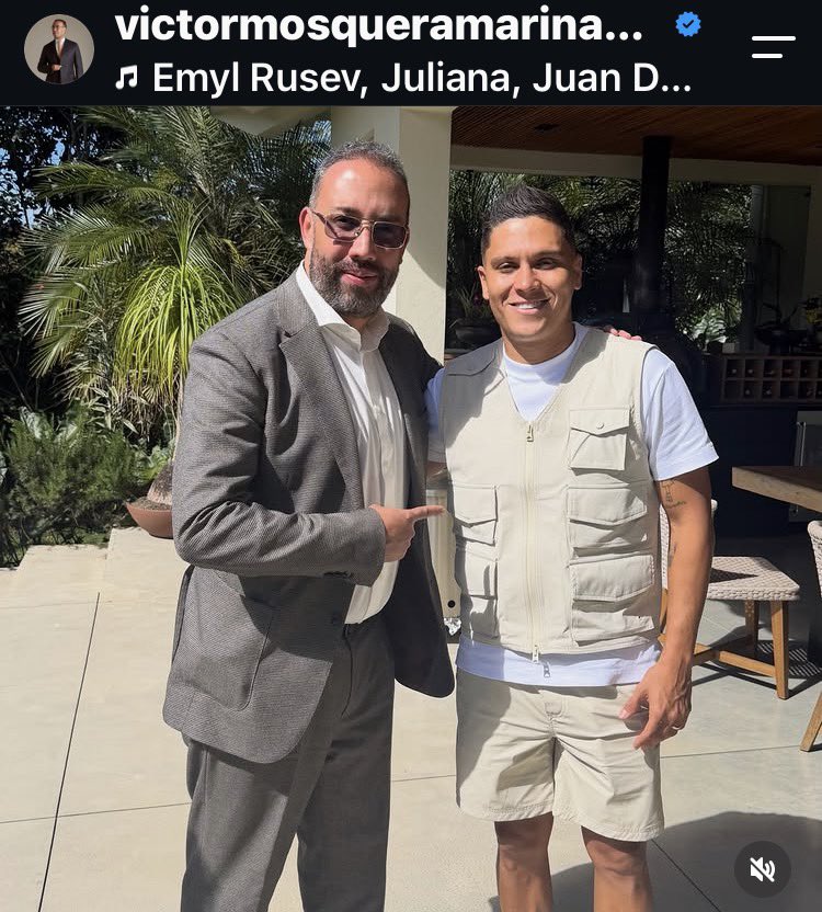 Therdgz2's tweet photo. @soyjosearcadio Ese abogado tiene fotos con gente que ha trabajado porque la mayoria son famosos de colombia https://t.co/v2aJlCEC3Q