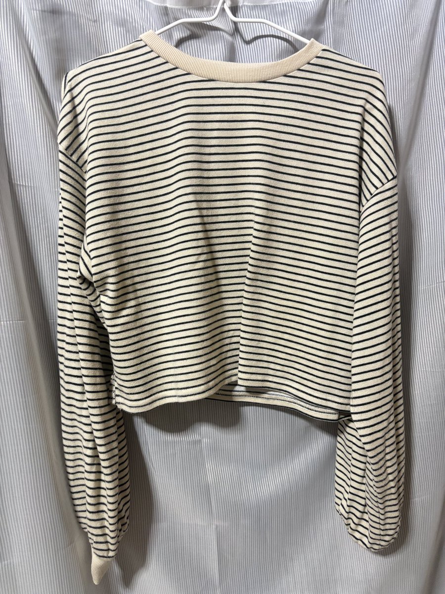 usedbycld's tweet photo. เสื้อ 150 #ส่งต่อmerge #ส่งต่อvghbkk #ส่งต่อcintage #ส่งต่อstylist #sisterfabric #wsw #ส่งต่อwsw #ส่งต่อwhatshewere #ส่งต่อnewcute #ส่งต่อเสื้อผ้า #ส่งต่อกระเป๋า #เสื้อผ้ามือสอง #โล๊ะตู้มือสอง https://t.co/R98JBbGVvF