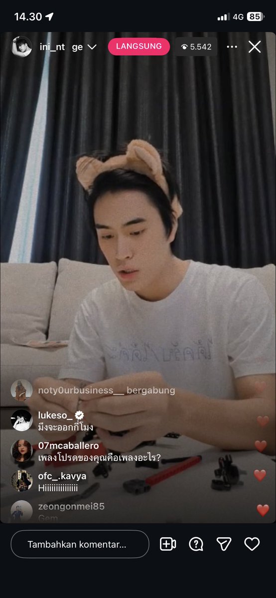 halfmyhppness's tweet photo. komen di live gemini
🦊 lo mau keluar jam berapa ? 

ig live 
🦊 nanti gue tlp mick dulu ya 
♊️ lakuin yang bener lu, yang bener 
🦊 nanti lo juga bisa tlp fourth ya

#lukeso_ #LukeMick #mickmetas https://t.co/O1kz7z348w