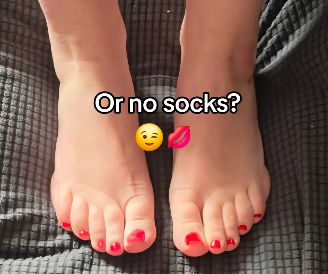 Goddessquish's tweet photo. Which one do you prefer? 💋
#socks #barefoot #footworship #findom #snacksocks #rednails #pedicure https://t.co/3RAQgMu3O2