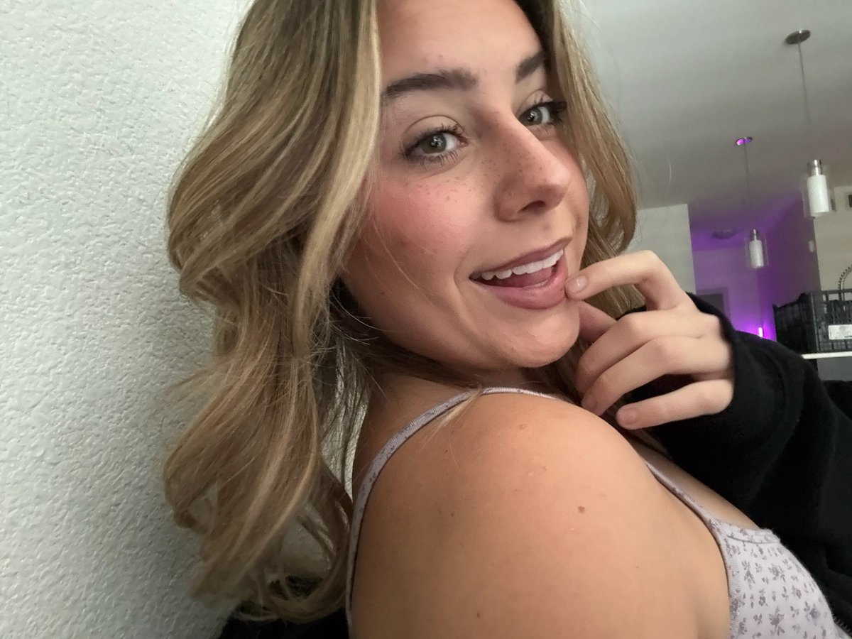 SkylarRae_xoxo's tweet photo. Cute, crazy, and probably thinking about you. https://t.co/T9PGcdV2aB
