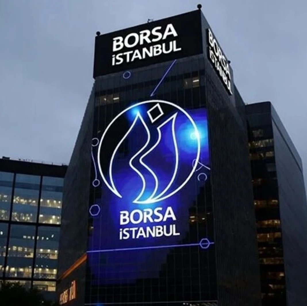 sagcigazete's tweet photo. SON DAKİKA:

Cumhurbaşkanı Erdoğan, fon soruşturmasında sorumluluğu bulunan tüm isimlerin tespit edilmesini ve sonuna kadar gereğinin yapılmasını emretti. https://t.co/6RdhTcYgi0