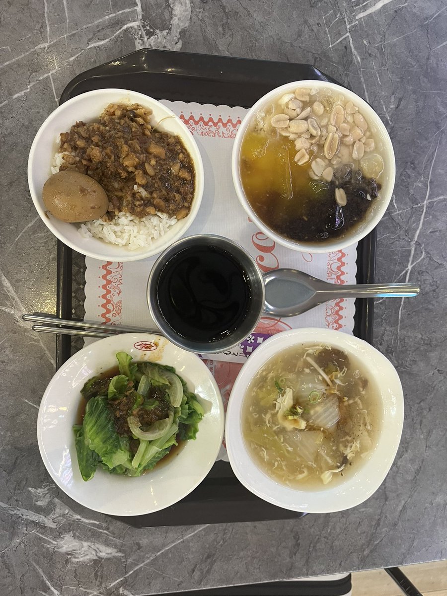 Chloris923's tweet photo. 五分鐘吃完這些
開玩笑的吧？？ https://t.co/WTZMYGeKaM