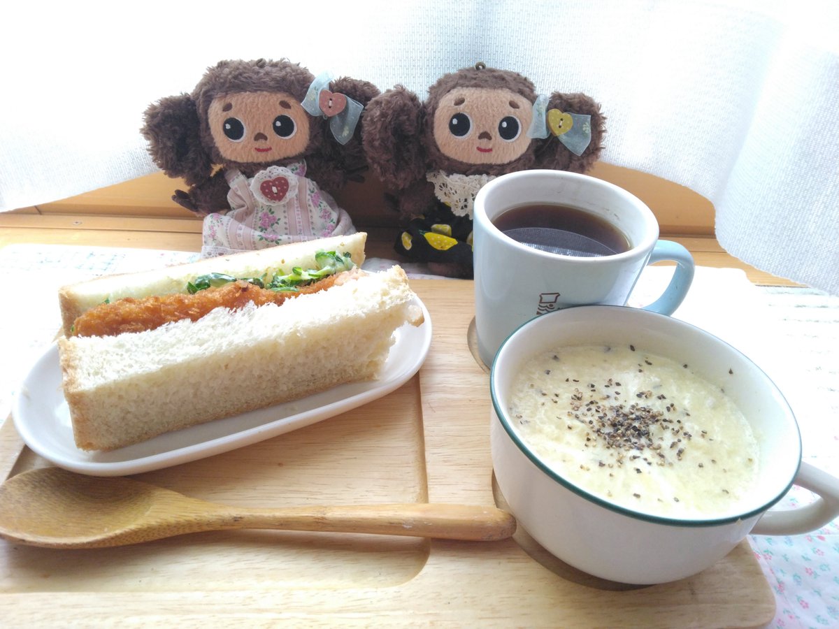 taresaint's tweet photo. お休みの日。
早起きしたのに眠くてぼぉっと過ごして気付いたらもう夕方。これはこれでいい休日…多分。 https://t.co/rGqk0Vmaap