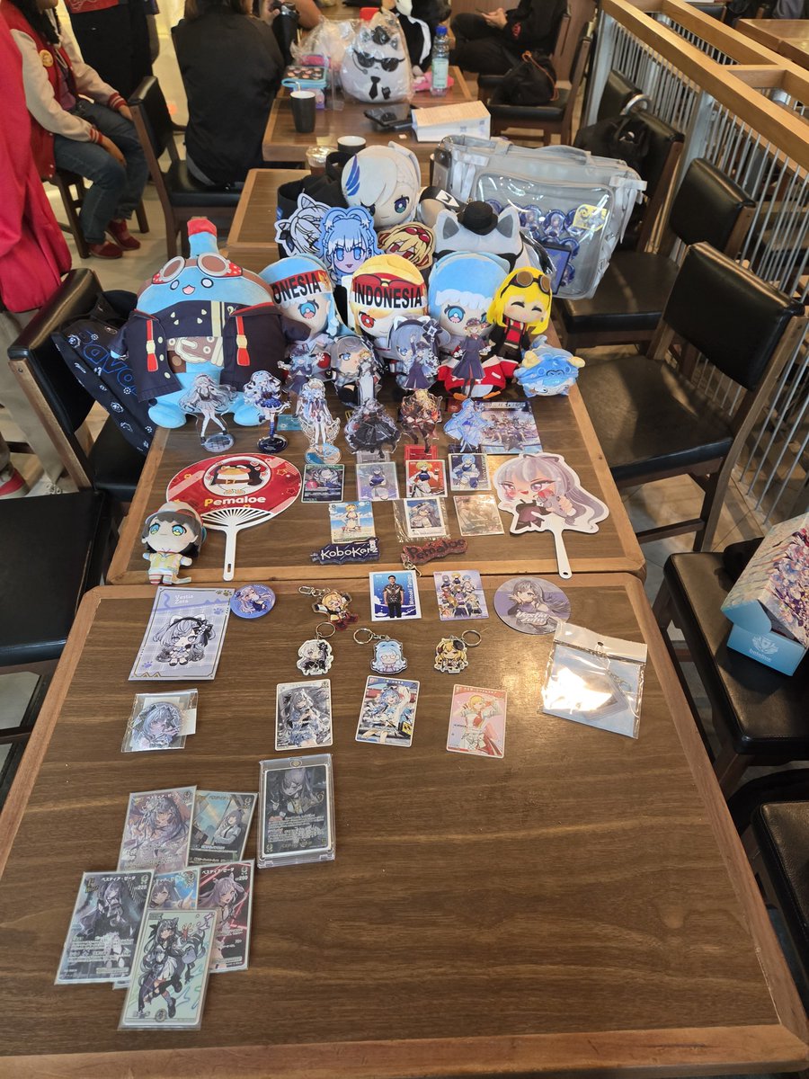 HoloFansID's tweet photo. Mini Shrine untuk persiapan #holodori_Takeover hari ini 
🫪 https://t.co/tNM1iMilKW
