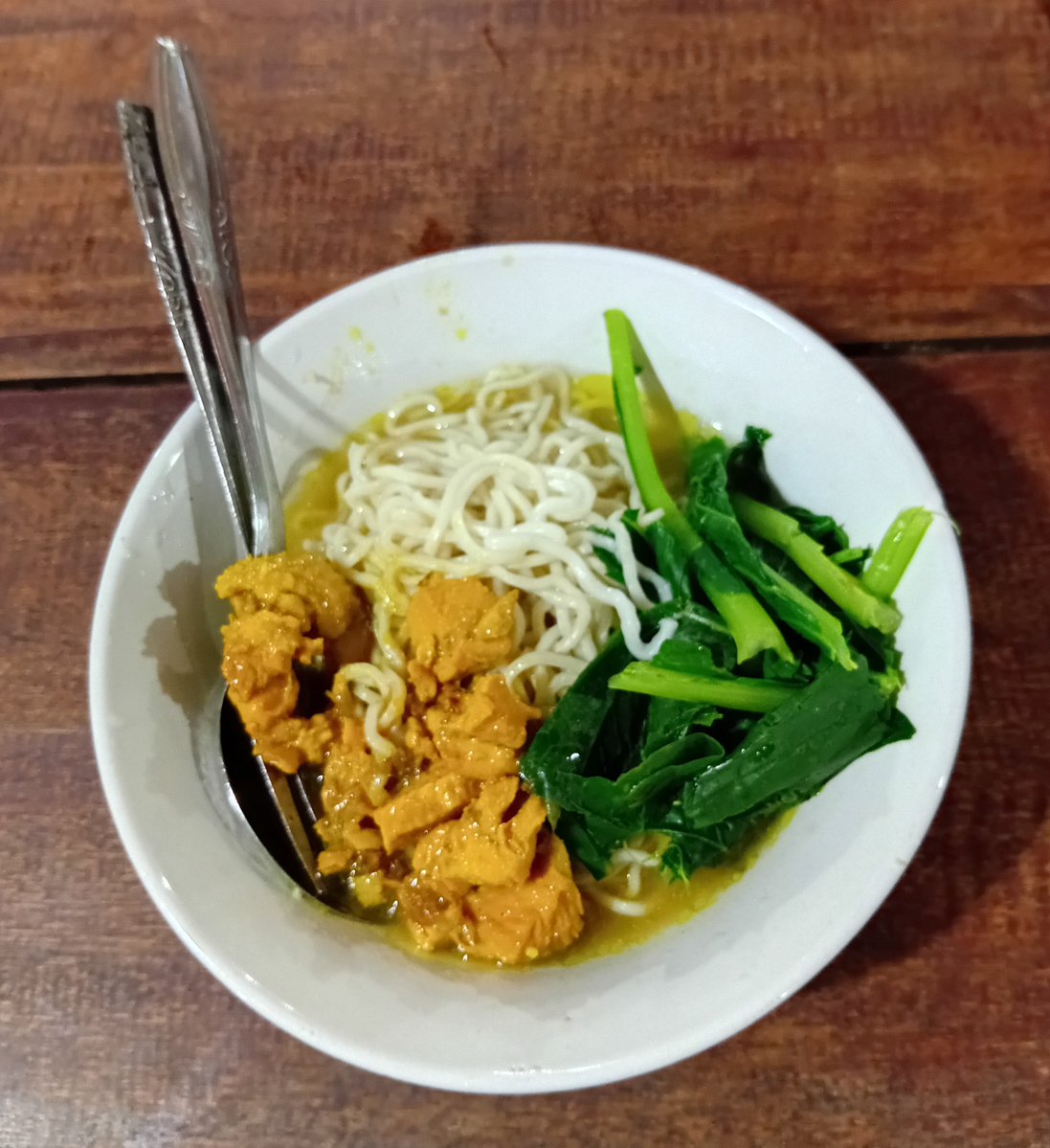 Variabel_x's tweet photo. Seporsi mie ayam untuk merayakan ulang tahunku ke sekian ini, semoga hidup kian berkah dan tentunya sehat serta bahagia. https://t.co/bRJrXaIg7e