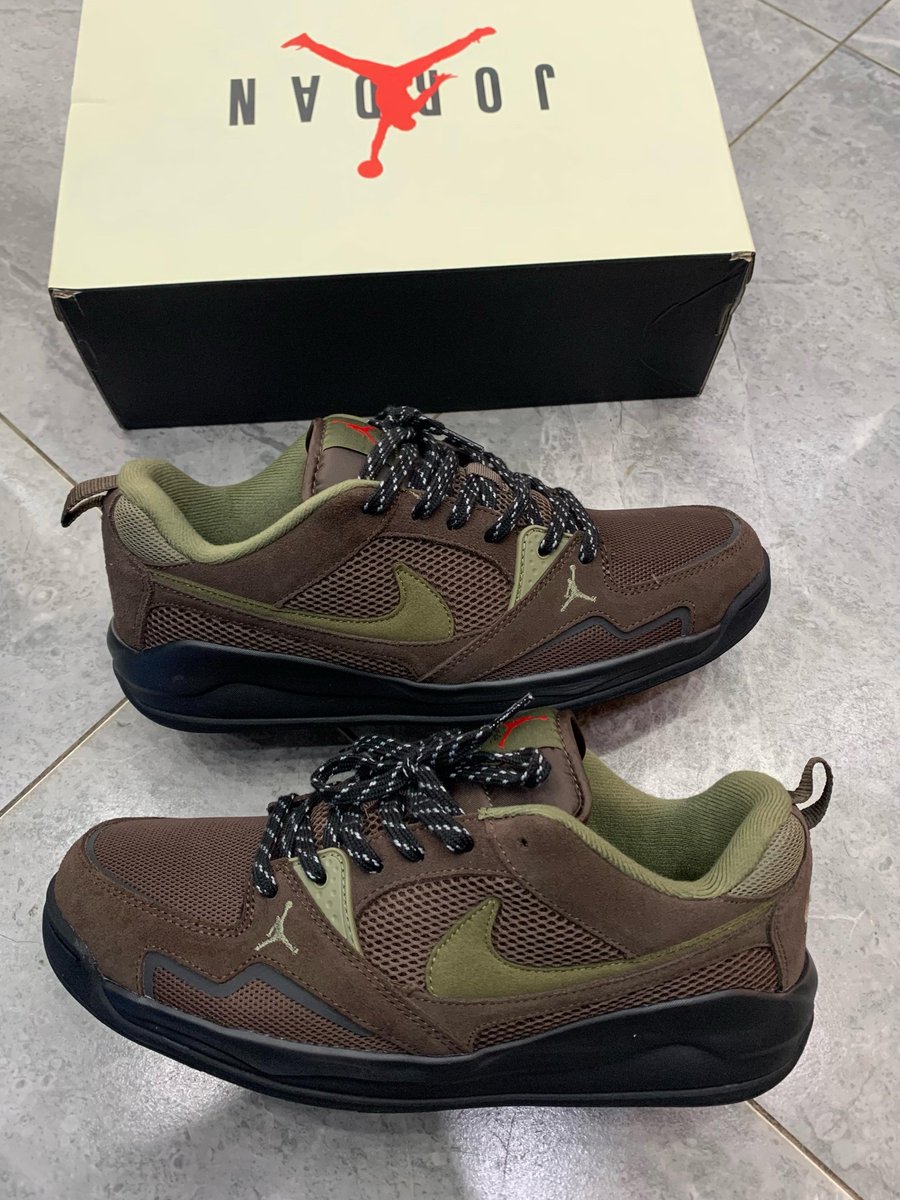 MwacheezyC's tweet photo. Nike Air Jordan CMFT Era 'Baroque Brown'

Size 40_41_42_43_44_45 

💰Ksh.5200 https://t.co/CVv8EsakZu