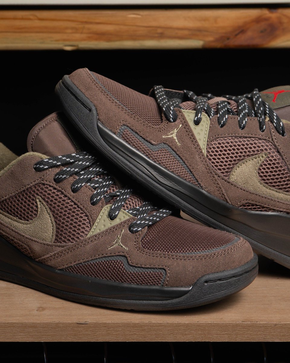 MwacheezyC's tweet photo. Nike Air Jordan CMFT Era 'Baroque Brown'

Size 40_41_42_43_44_45 

💰Ksh.5200 https://t.co/CVv8EsakZu