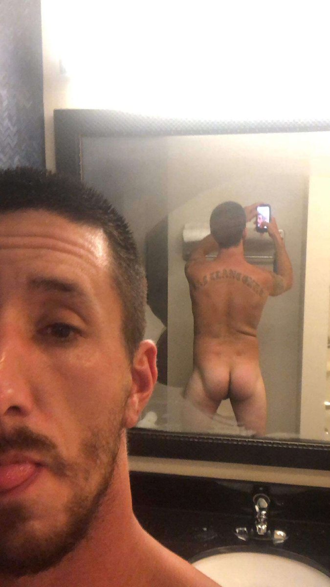 Justin_Longer1's tweet photo. Need a new fun play partner who thinks they can handle the fun https://t.co/YqrykuFUo1