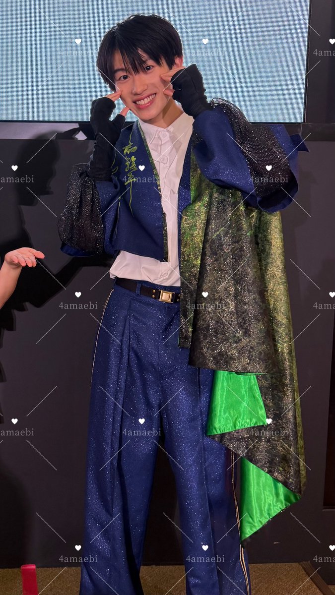 4_amaebi's tweet photo. 1st シングル『はつ恋ONDO』発売記念リリースイベント ツーショ

🌡️ 朝、絶対起きれるような一言ください
💚 お、おきろー！！（大声）🖐️🖐️
🩷 ほんまにおきや！！🫵

あ　し　た　か　ら　お　き　ま　す

#iiONDO #はつ恋ONDOの秋が来た
#畑駿平 #髙橋夢人 https://t.co/jOfG5McqIq