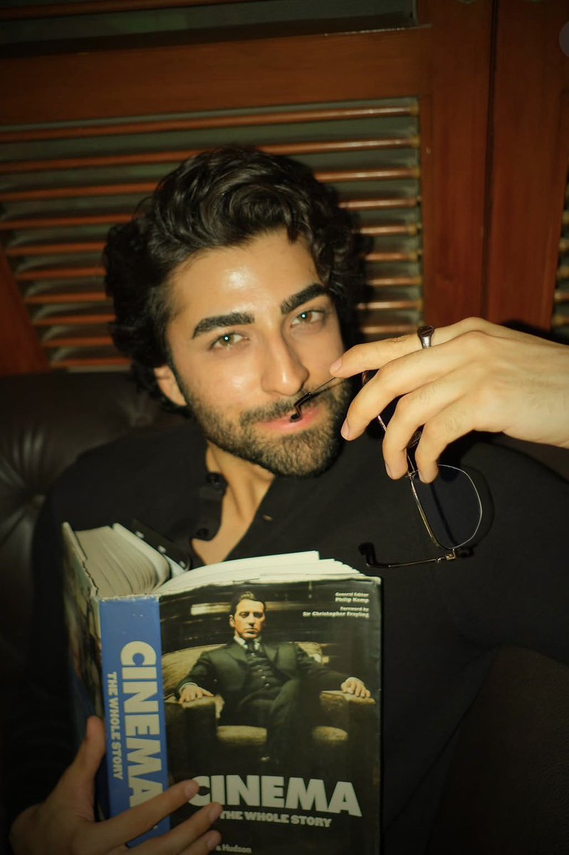 heeyysie's tweet photo. The glasses really said “let me make him finer” 😍🫠 #Nameerkhan https://t.co/w1QE5bTlsj