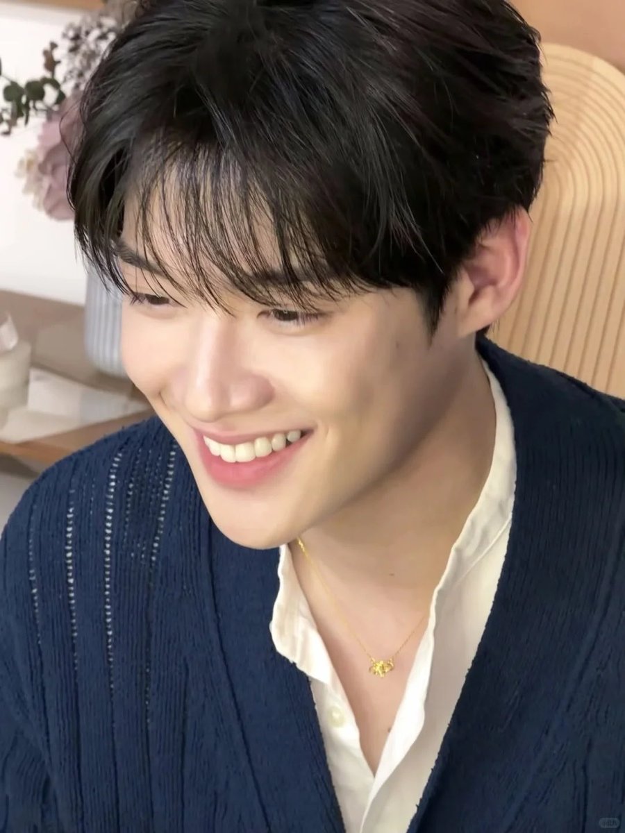 Indsiksyu's tweet photo. “Xuôi dòng theo con nước thênh thang 
Miền quê ả lúa xanh bạt ngàn 
Trên đồng nắng cháy chang chang
Chèo xuồng ba lá e đưa chàng KimYoonSik qua sông” 

 #KimYoonSik #김윤식 #金允植 https://t.co/Dv6uQSfoCN