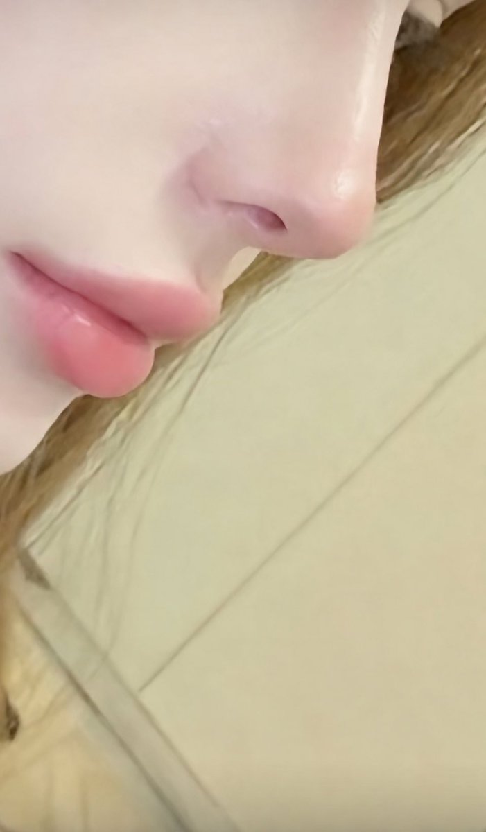 fartingangel's tweet photo. ودي اركب 
Nose piercing https://t.co/K3N10ZlAhG
