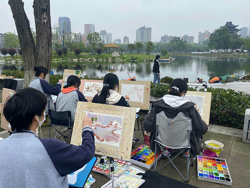HesterMehonumc's tweet photo. Nuestro club de arte organiza un taller de pintura para jóvenes! Ven y crea con nosotros este sábado en el parque central. ， https://t.co/kPm2QFMF2f
