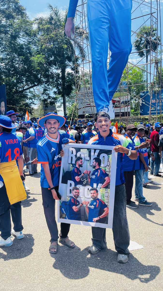 ashishpant43's tweet photo. We are in Sanju Samson territory but there’s is no shortage of love for Rohit and Kohli in Trivandrum #IndvsWI @cricinfo https://t.co/5nwoeURGyj