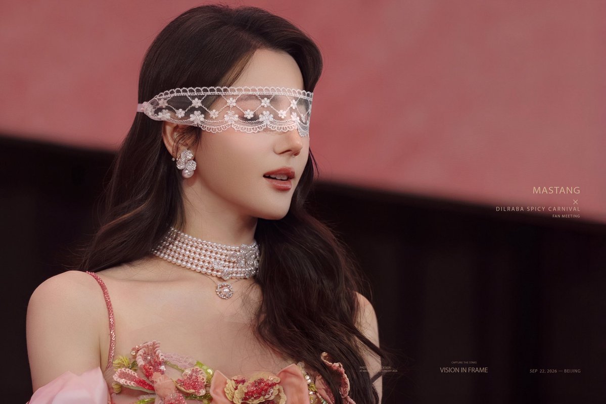 dearthxr's tweet photo. An absolute goddess! https://t.co/XiehXZ5aL9