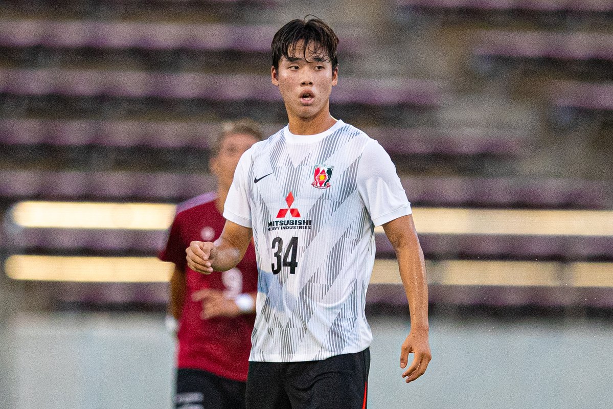 REDSOFFICIAL's tweet photo. このたび、2027年新加入選手として、新平高等学校(韓国)のユン ヒソ選手の加入が内定しました。

♦️ユン コメント
https://t.co/jEmFpX6fui

#UrawaRedDiamonds #浦和レッズ #urawareds #WeareREDS https://t.co/HS9Bul0N5k