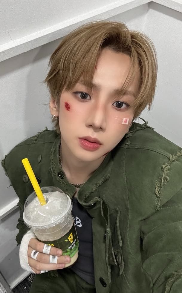 romoya001's tweet photo. i got green 💚 (neo got my back)

reply and ill give you a color to assign with your favourites !!!! https://t.co/7d4PL1sF1l