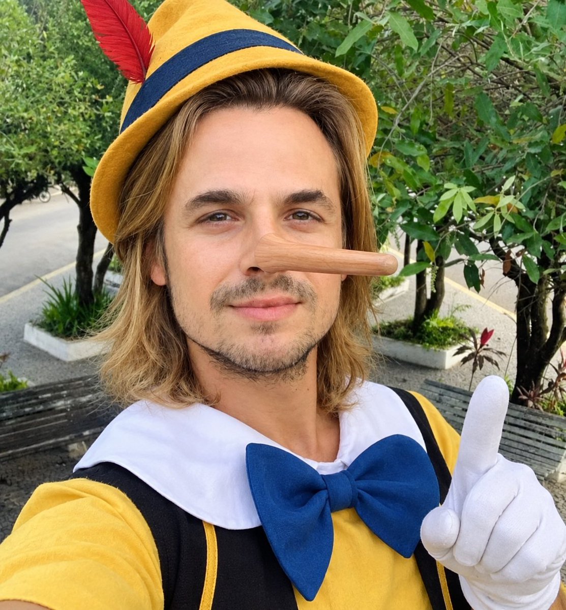 Realitysemf's tweet photo. Mentiu, espalhou, difamou, quis causar e depois vestiu a fantasia de vítima. O roteiro é sempre o mesmo e as pessoas aqui fora mais uma vez comprando vitimismo e um personagem maldoso que joga sujo. 🤡🤥 #afazenda #afazenda18 https://t.co/hEN2ULFFI2